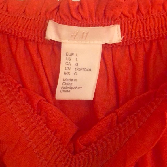 H&M Off the Shoulder Top - Picture 3 of 3